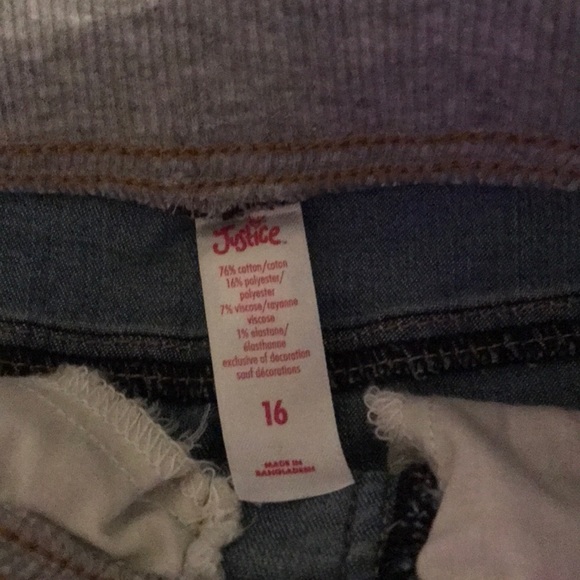 Shorts - Picture 3 of 3